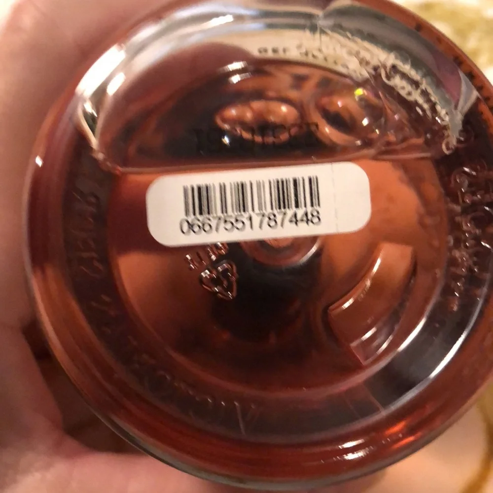 Victoria's Secret Velvet Petals Pink Body Wash - Picture 3 of 3